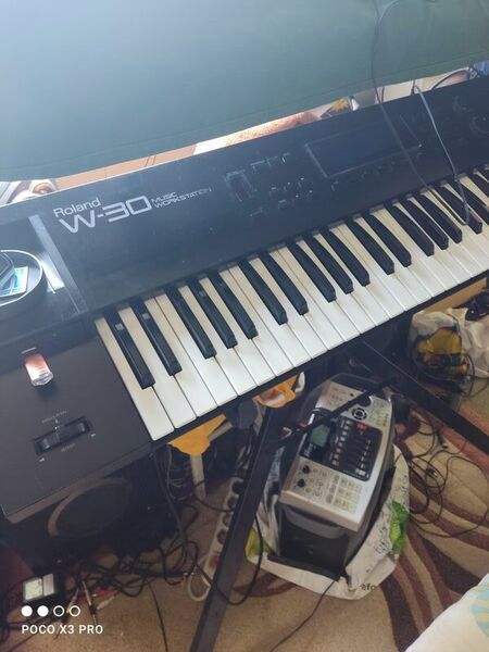 Roland Sampler Workstation 61 keys